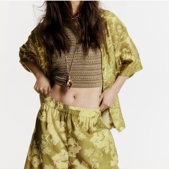 *LAST CHANCE* WHITE LOTUS x H&M PATTERNED KNEE-LENGTH SHORTS NWT Size XXL - Picture 3 of 11